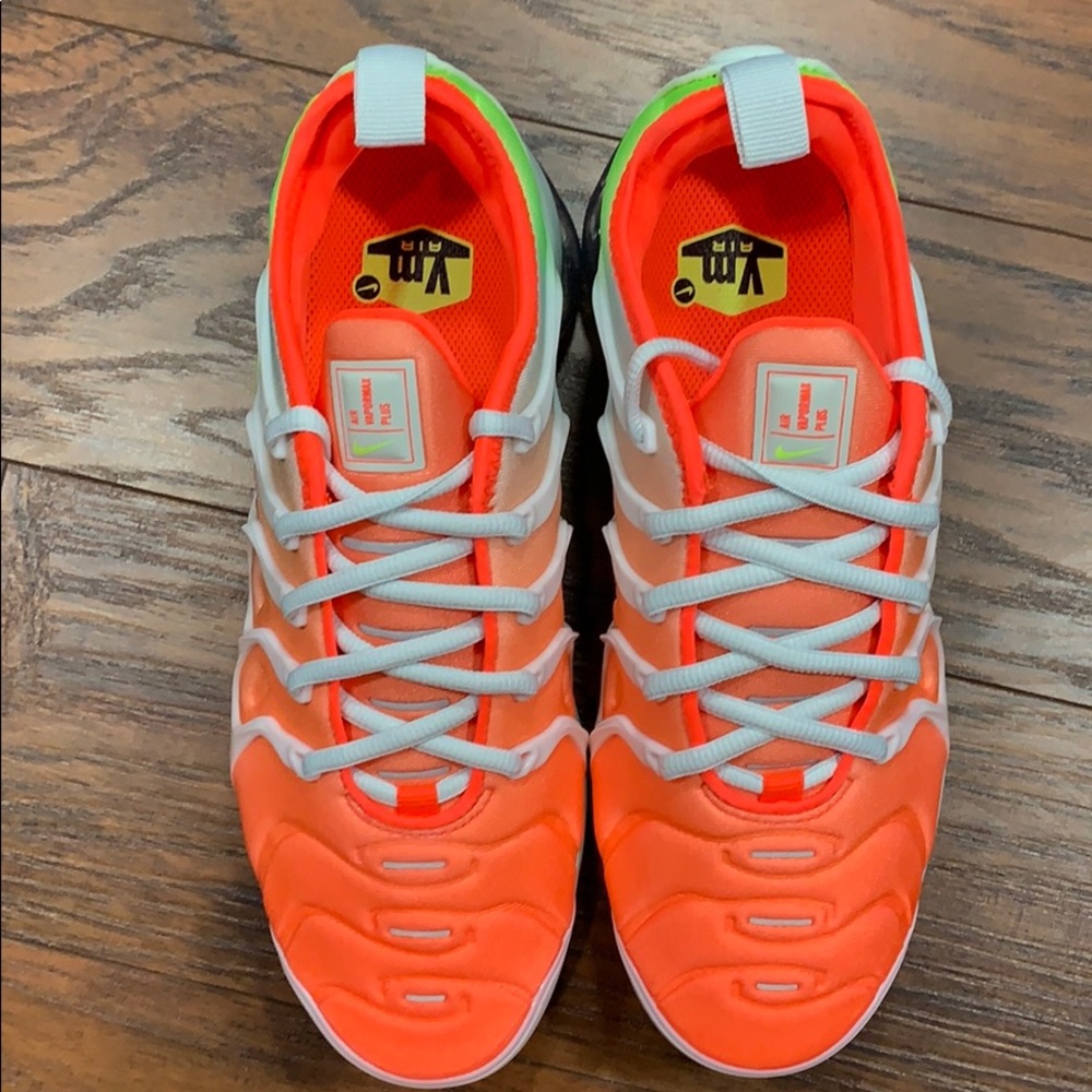 WMNS AIR VAPORMAX PLUS - Picture 9 of 16
